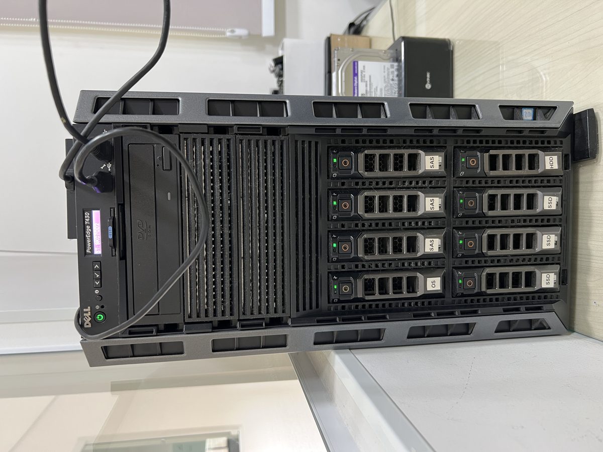 Enterprise storage server with populated drive bays used for forensic evidence retention at Enetsec